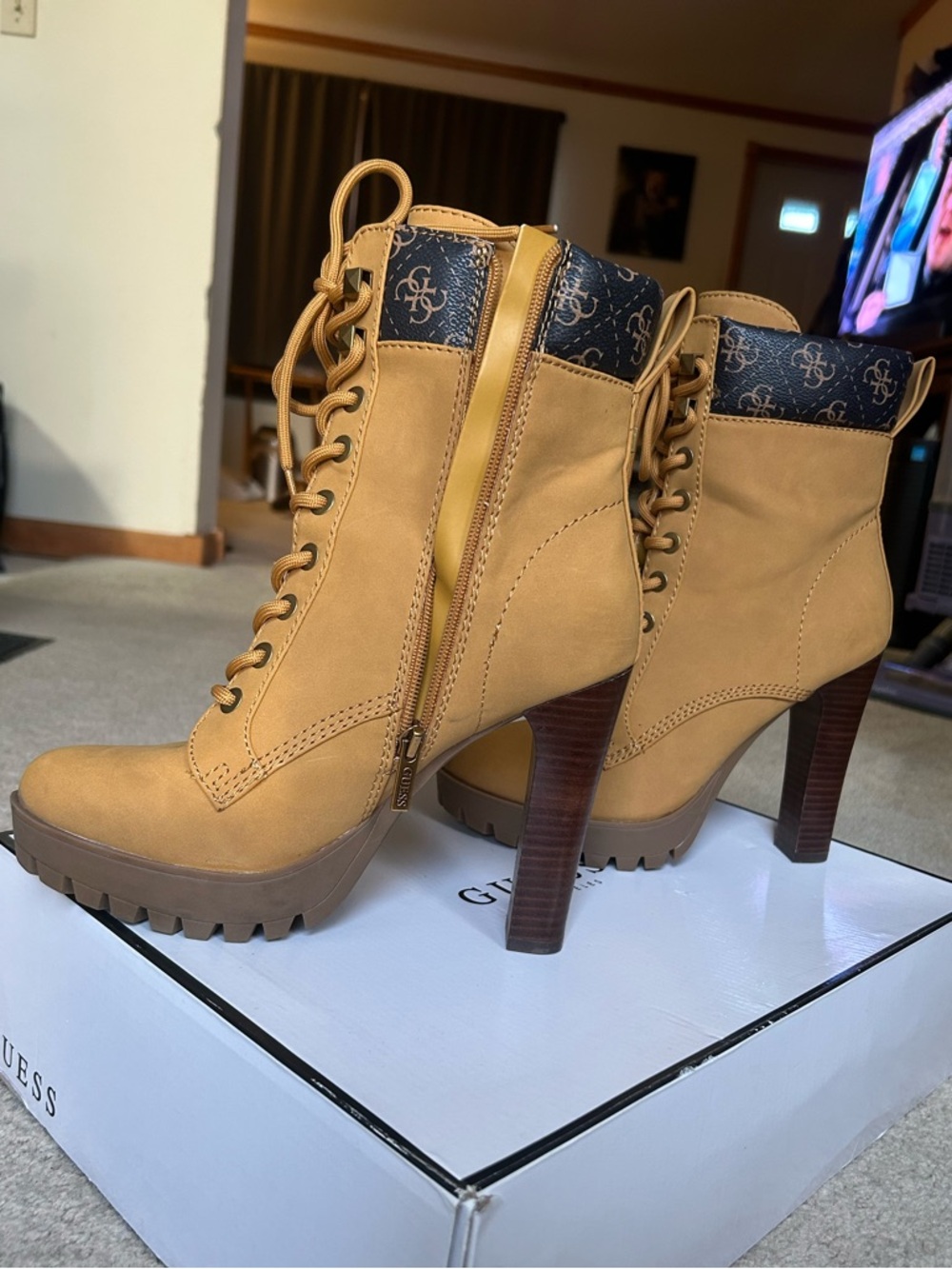 Guess Tetia 2 Platform Bootie